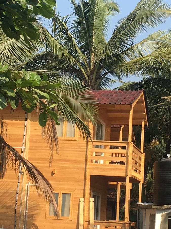 Tiara Fiesta Beach Cottages Morjim Dış mekan fotoğraf